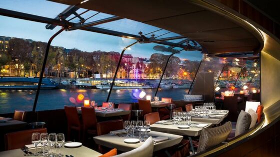 diner sur la seine à Paris